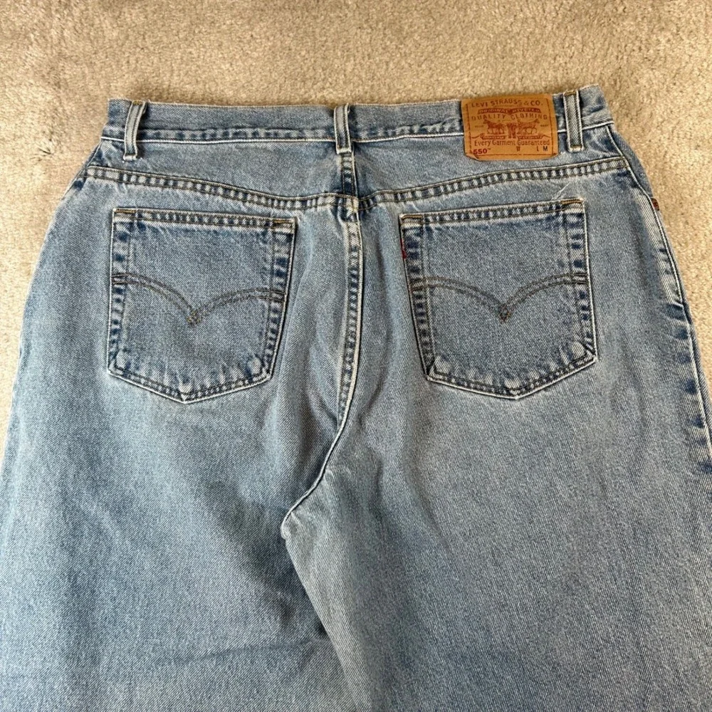 Vintage Levis 550 Relaxed Fit Jeans Mens 36x30 Light Wash Blue Tapered Leg Denim